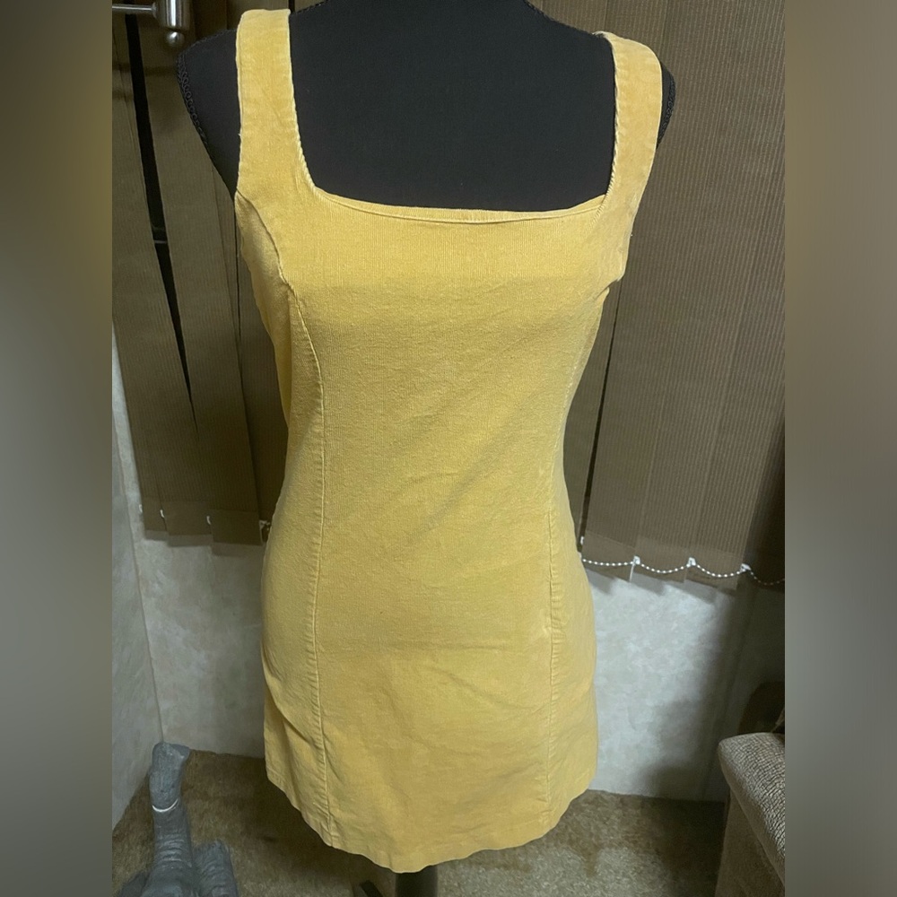 Yellow Corduroy mini Dress. Thick Straps. Size M. Like New. Trendy.